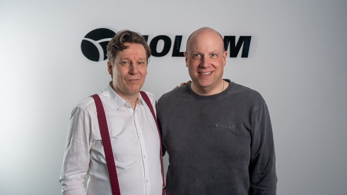 Oliver Straubel und Torsten Adamski im Gesprächsumfeld von Holism
